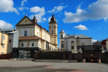 Yunan Katolik Katedrali kutsal diriliş, Ivano-Frankivsk şehir, Batı Ukrayna geri