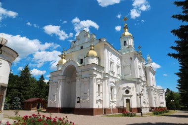 Poltava - şehir merkezi Ukrayna, sermaye şehir Poltava bölge Vorskla Nehri üzerinde yer alan kutsal varsayım katedralde
