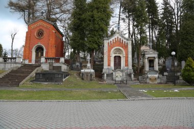 Ukrayna, Lviv, 5 Nisan 2015: Eski mezarları Lviv şehir, Batı Ukrayna Lychakiv mezarlıkta üstünde