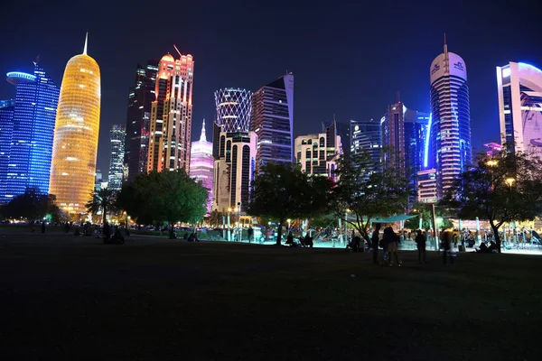 Qatar Doha Marzo 2018 Centro Finanziario Notturno Doha Capitale Città — Foto Stock