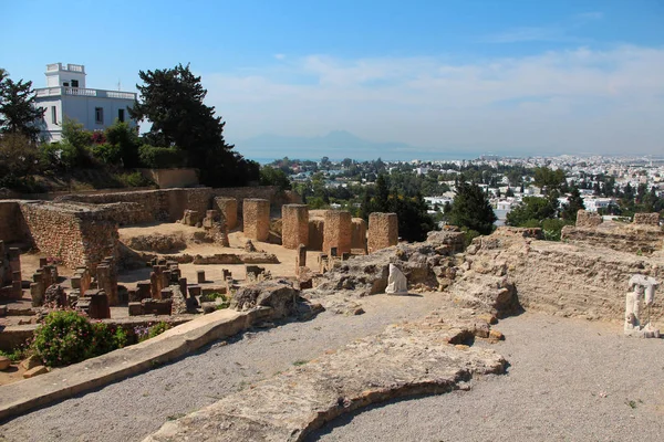 在突尼斯的古代迦太基的废墟 迦太基是一个主要的城市中心 在突尼斯海湾 从第一个千年公元前腓尼基殖民地发展上已经存在了近 3000 — 图库照片