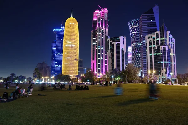 Qatar Doha Março 2018 Centro Financeiro Noturno Doha Capital Cidade — Fotografia de Stock