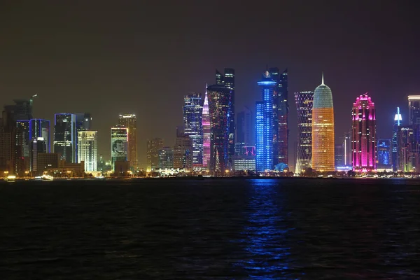 Qatar Doha Março 2018 Centro Financeiro Noturno Doha Capital Cidade — Fotografia de Stock