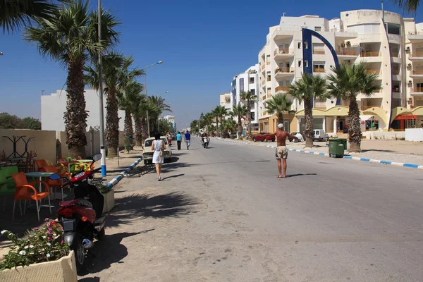 Tunisia Sousse Junio 2010 Edificio Coches Las Calles Sousse Túnez —  Fotos de Stock