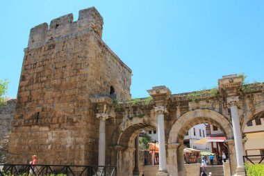 Roma İmparatoru Adrian Antalya şehir, Türkiye antik kapısı