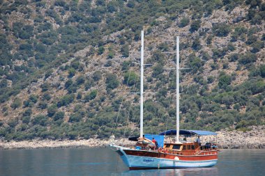 Türkiye, Antalya, 26 Haziran 2011: Gemi yakın limanda Kaleiçi - Antalya Türkiye'de eski şehirde görmek