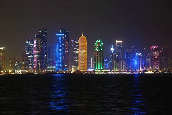 Qatar Doha Março 2018 Centro Financeiro Noturno Doha Capital Cidade — Fotografia de Stock