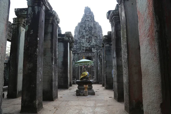 Cambodia Siem Reap Abril 2014 Pessoas Complexo Templos Bayon Khmer — Fotografia de Stock