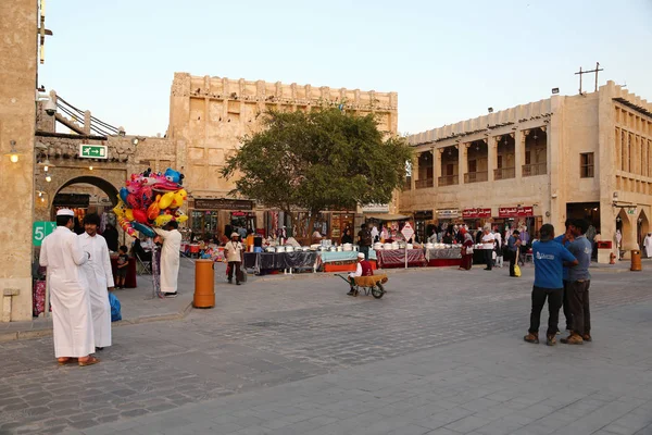 Qatar Doha Marzo 2018 Gente Souq Waqif Mercado Permanente Bazar — Foto de Stock