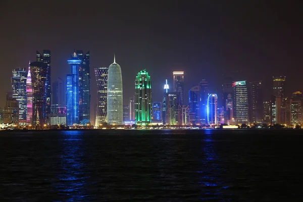 Qatar Doha Março 2018 Centro Financeiro Noturno Doha Capital Cidade — Fotografia de Stock