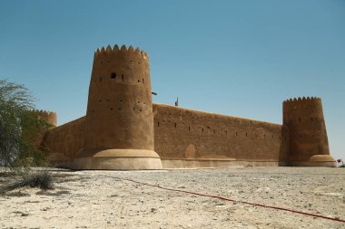 Al Zubara Fort veya Al Zubarah Fort - Şeyh Abdullah bin Jassim Al Sani 1938 yılında, Katar, Basra Körfezi, Arap Yarımadası'nda zamanında inşa tarihi Katar askeri Kalesi