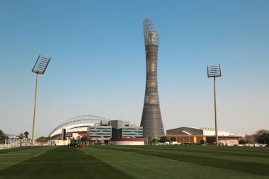 Katar, Doha, 26 Mart 2018: Meşale Doha veya meşale kule, olarak da bilinen Aspire Kulesi, futbol sahası ve Doha spor City, olarak da bilinen Aspire Zon Halife Stadyumu