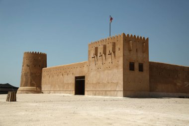 Al Zubara Fort veya Al Zubarah Fort - Şeyh Abdullah bin Jassim Al Sani 1938 yılında, Katar, Basra Körfezi, Arap Yarımadası'nda zamanında inşa tarihi Katar askeri Kalesi