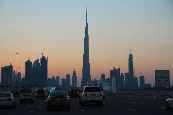 Dubai Emirados Árabes Unidos Janeiro 2016 Tráfego Rodoviário Perto Arranha — Fotografia de Stock