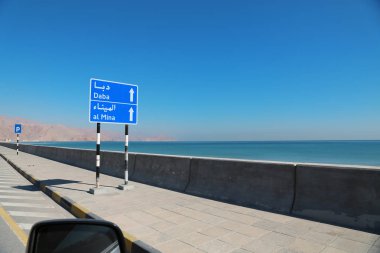 Daba, Umman - Arap Yarımadası'nın güneydoğu kıyısı Arap ülkede trafik. Musandam - Umman Valiliği