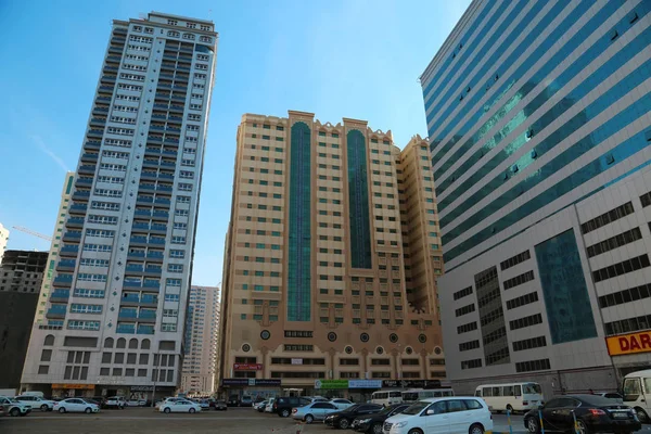 Emiratos Árabes Unidos Sharjah Febrero 2016 Edificios Ciudad Sharjah Emiratos — Foto de Stock