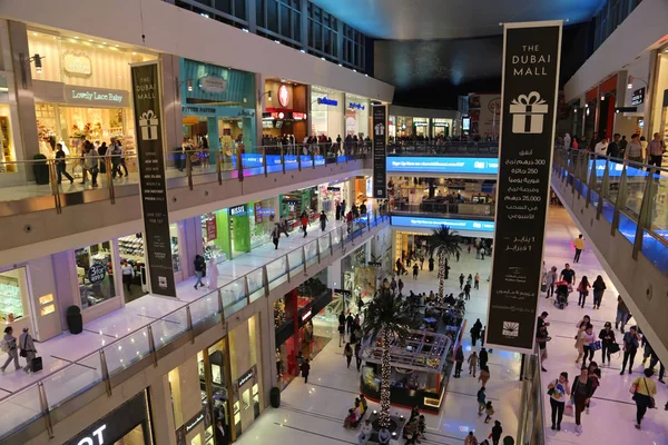 Emiratos Árabes Unidos Febrero 2016 Personas Dentro Del Dubai Mall — Foto de Stock