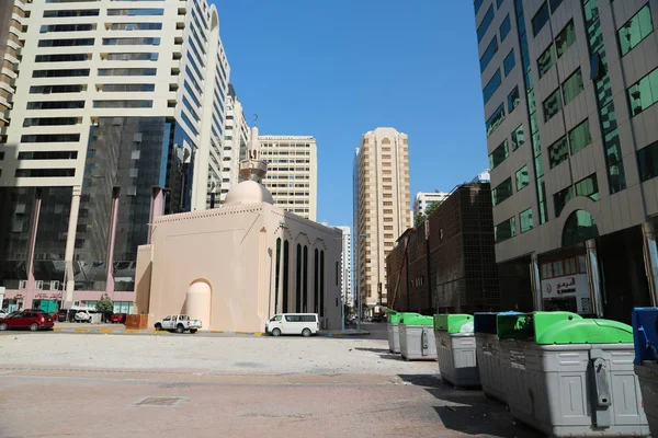 Eau Abu Dhabi Fevereiro 2016 Edifícios Abu Dhabi Emirados Árabes — Fotografia de Stock