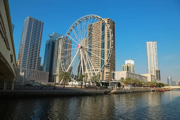 Uae Sharjah February 2016 Ferris Wheel Qasba Canal Sharjah City — Stock Photo, Image