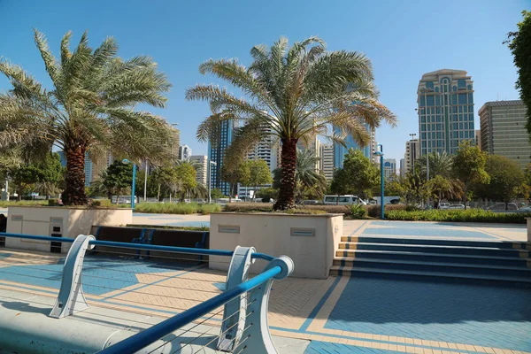 Edifícios Estrada Corniche Abu Dhabi Capital Segunda Cidade Mais Populosa — Fotografia de Stock