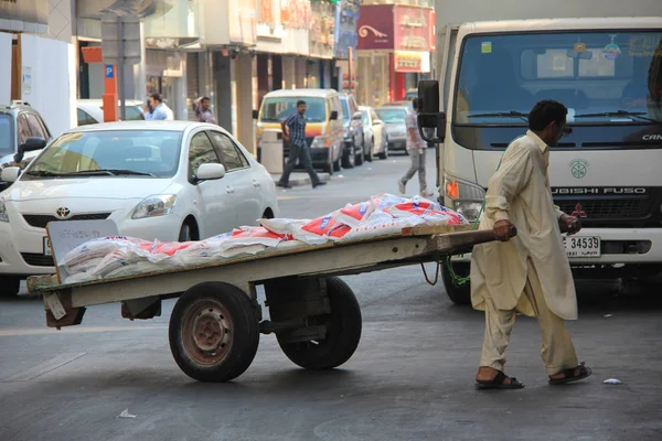 Emirati Arabi Uniti Dubai Ottobre 2011 Persone Strade Dubai Emirati — Foto Stock