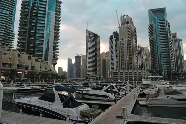 Eau Dubai Fevereiro 2016 Edifícios Dubai Marina Emirados Árabes Unidos — Fotografia de Stock