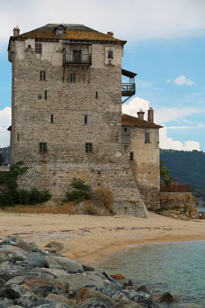 Stará Věž Pláži Ouranoupoli Poloostrov Athos Chalkidiki Řecko Ouranoupoli Dříve — Stock fotografie