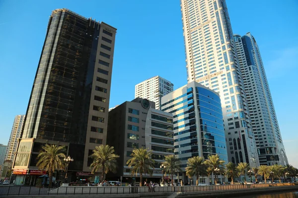 Emiratos Árabes Unidos Sharjah Febrero 2016 Edificios Ciudad Sharjah Emiratos —  Fotos de Stock