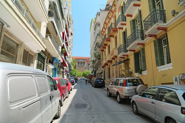 Griechenland Thessaloniki Juni 2013 Der Straßenverkehr Der Nähe Der Kirche — Stockfoto