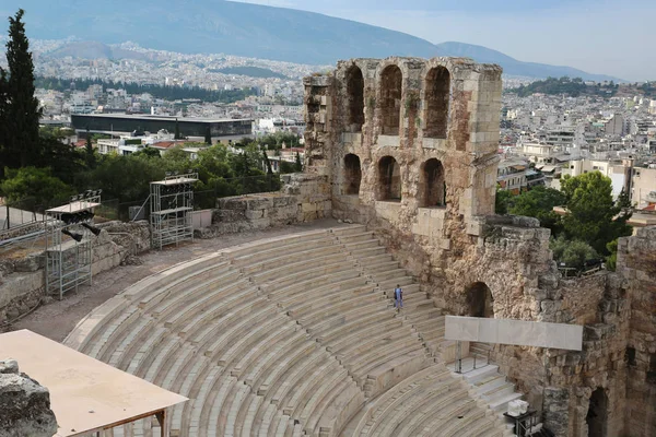 Teatro antico vicino ad un tempio del Partenone, Acropoli ateniese, Gre — Foto Stock