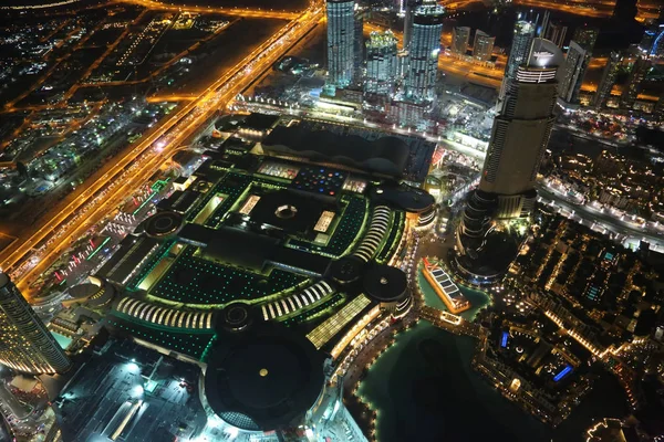 Vista à noite Dubai centro da cidade, Emirados Árabes Unidos — Fotografia de Stock