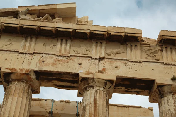 Columns of Parthenon - antique temple in Athenian Acropolis in G — Stock Photo, Image