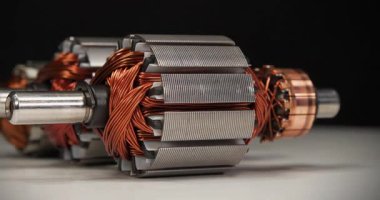 Küçük ev aletlerinden bakır bobinli üç pervane ya da elektrikli motor teçhizatı