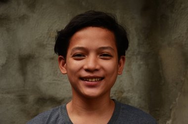 Genç bir Filipinli - Asyalı portresi.