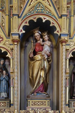 Meryem Ana ile bebek İsa heykeli Our Lady Stitar, Hırvatistan aziz Matthew kilisenin sunak üzerinde