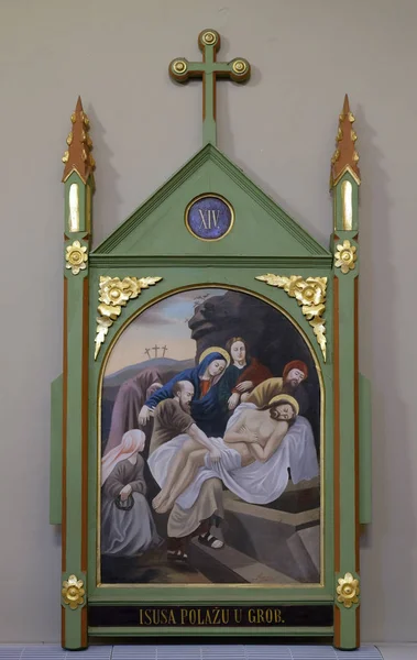 Крестная Станция Иисус Лежит Гробнице Покрыт Фимиамом Церковь Святого Матфея — стоковое фото