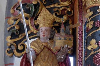 Kilise St. Wolfgang Vukovoj, Hırvatistan için ana sunak üzerinde Saint Ambrose heykeli 