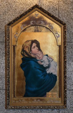 Hırvatistan 'ın Klenovnik kentindeki Kutsal Üçlü Kilisesi' nde bebek İsa ile Bakire Meryem.