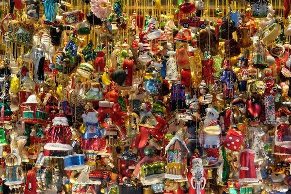Stall Com Decorações Para Férias Inverno Tradicional Mercado Anual Natal — Fotografia de Stock