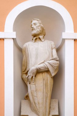 Saint Mark Krizin heykelin üzerine cephe katedral varsayım Varaždin, Hırvatistan