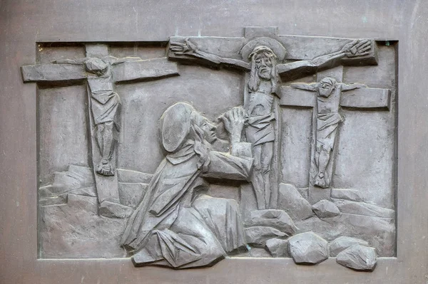 Μαίρη Στο Γολγοθά Κάτω Από Σταυρό Λεπτομέρεια Από Την Πόρτα — Φωτογραφία Αρχείου