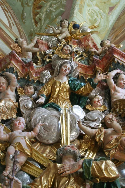 Statua Della Vergine Maria Sull Altare Nella Chiesa Barocca Nostra — Foto Stock