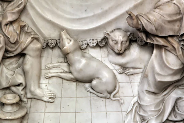猫和狗 最后的晚餐的祭坛在萨格勒布大教堂致力为玛丽的升天 — 图库照片