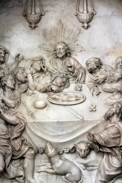 最后晚餐的祭坛在萨格勒布大教堂致力于玛丽的假设 — 图库照片