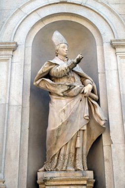 Saint Paulinus'a Antakya Santi Paolino e Donato kilise Lucca, Toskana, İtalya cephesinde