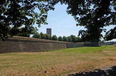 Uzun duvarlar Lucca, Toskana, İtalya tarihi dörtte savunmak 