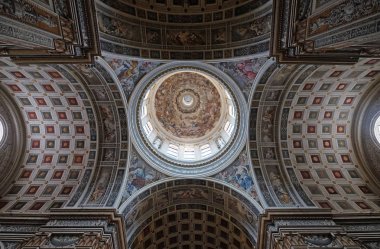 Saint Andrew Mantua, İtalya bazilikanın fresklerle kubbe 