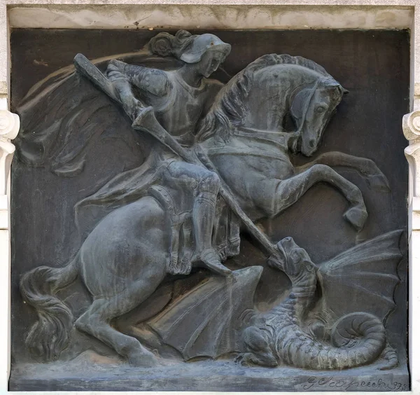 Saint George Slaying Dragon Relief Building City Lucca Tuscany Italy — Stock Photo, Image