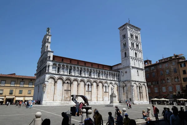 圣米歇尔在意大利卢卡的古教堂 于2017年6月03日 — 图库照片