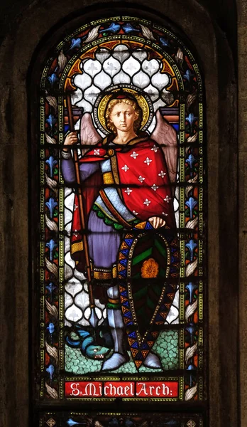 Erkeengelen Mikael Glassmaleri Kirken San Michele Foro Lucca Toscana Italia – stockfoto